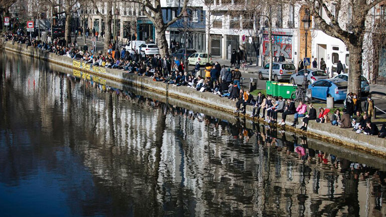 Γαλλία: Δεν εξετάζεται lockdown στην ευρύτερη περιοχή του Παρισιού