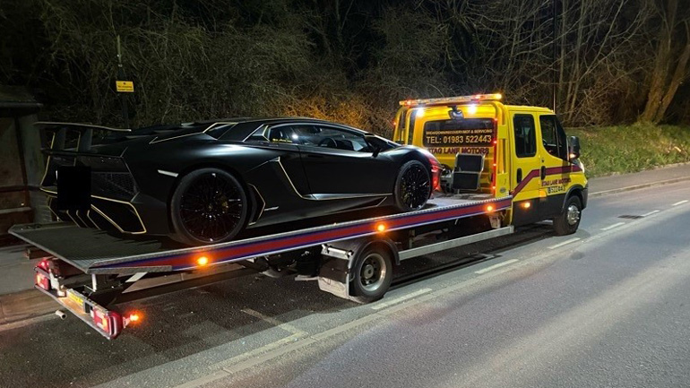 Του πήραν τη Lamborghini γιατί δεν πλήρωσε τα τέλη κυκλοφορίας!