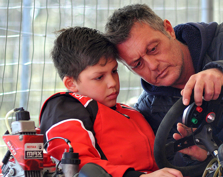 Το καρτ είναι ένα άθλημα με το οποίο μπορούν να ασχοληθούν άνθρωποι κάθε ηλικίας