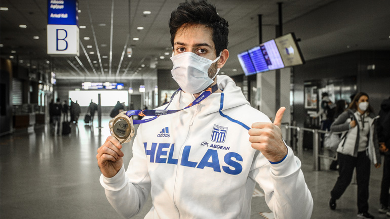 Στίβος: Η άφιξη του Τεντόγλου από το Τορούν με το χρυσό μετάλλιο στις… αποσκευές του!