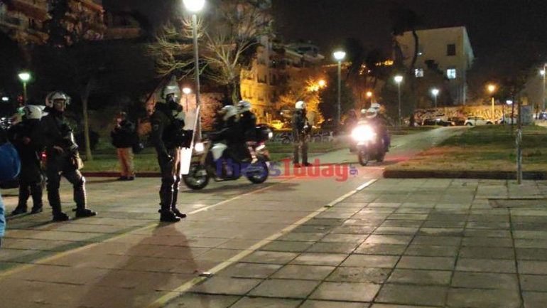 Θεσσαλονίκη: Νέα ένταση στο ΑΠΘ – Ανθρωποκυνηγητό και χημικά