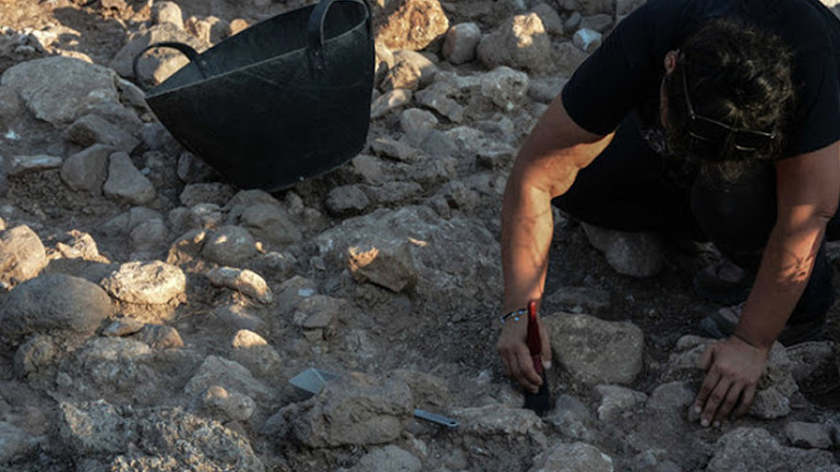 Kαταγγελία για απόλυση εγκύου συντηρήτριας έργων τέχνης και ζωγραφικής από την ΕΦΑ Λέσβου Kαταγγελία για απόλυση εγκύου συντηρήτριας έργων τέχνης και ζωγραφικής από την ΕΦΑ Λέσβου