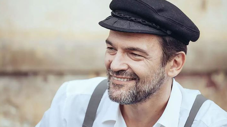 Ο Κωνσταντίνος Καζάκος μιλάει για τη νέα του σύντροφο μετά από τον χωρισμό από την Ιωάννα Μαρτζούκου