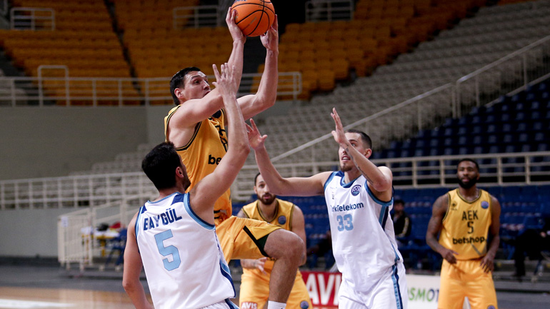 Νίκη για την ΑΕΚ στο Champions League, 74-65 την Τουρκ Τέλεκομ
