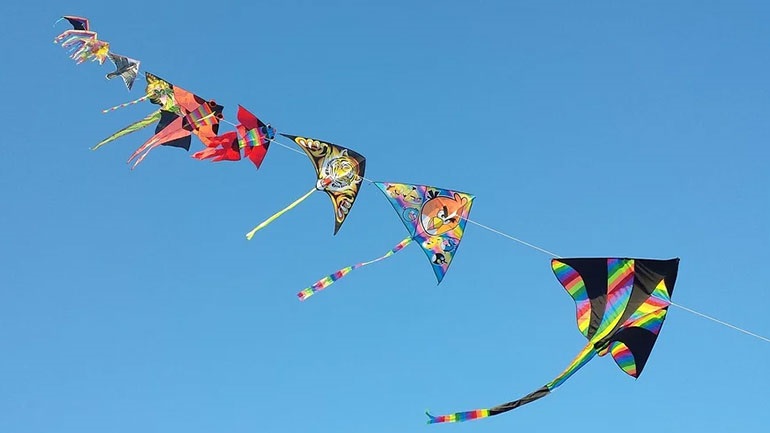 ΔΕΔΔΗΕ: Προσοχή στο πέταγμα των χαρταετών