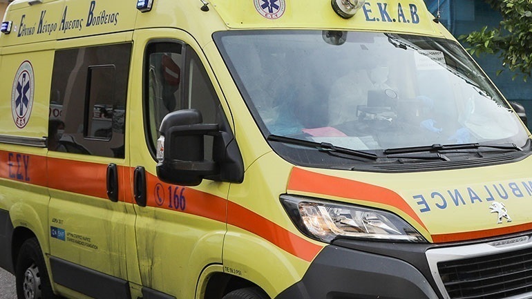 Χανιά: Νεαρός άνδρας οδηγήθηκε στο νοσοκομείο με τραύματα στην κοιλιακή χώρα