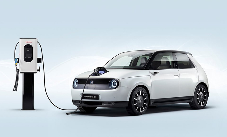 Ακόμα και η θέση της υποδοχής φόρτισης στο Honda e είναι ξεχωριστή...