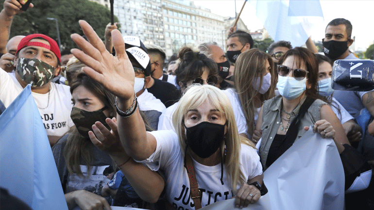 Διαμαρτυρία για τον Μαραντόνα στο Μπουένος Άιρες: «Δεν πέθανε, τον σκότωσαν»