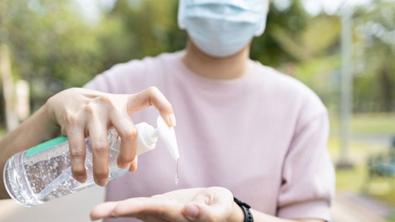 Δωρεάν έλεγχοι για κορωνοϊό για εργαζόμενους σε επιχειρήσεις άνω των 20 υπαλλήλων