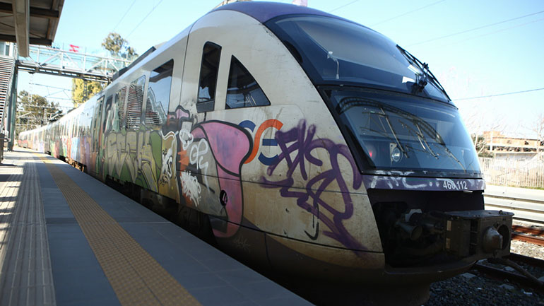 Εκτροχιάστηκε συρμός του προαστιακού στην Πάτρα Εκτροχιάστηκε συρμός του προαστιακού στην Πάτρα