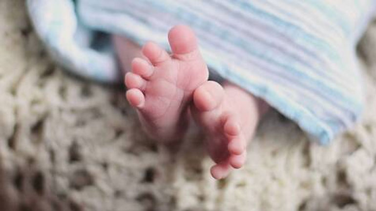 Μήνυση κατέθεσαν οι γονείς του βρέφους που πέθανε από κορωνοϊό