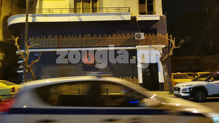 Eπιχείρηση σε νυχτερινό κέντρο στην Αθήνα με ζωντανή μουσική και θαμώνες