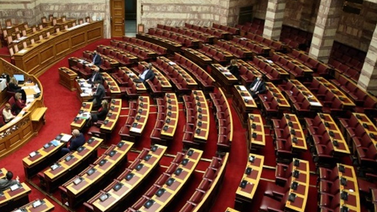 Βουλή: Υπερψηφίστηκε το νομοσχέδιο του υπουργείου Οικονομικών