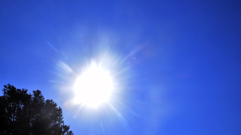 Καλός και σχετικά ζεστός ο καιρός σε ολόκληρη τη χώρα το Σάββατο