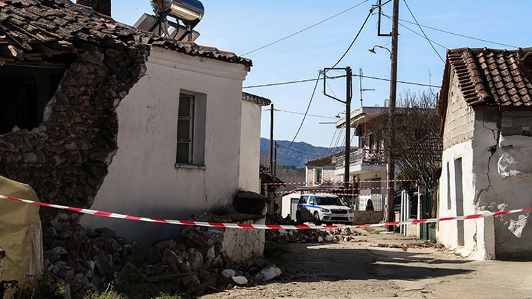 Επί ποδός οι υπηρεσίες των Δήμων Ελασσόνας και Τυρνάβου μετά τη νέα σεισμική δόνηση