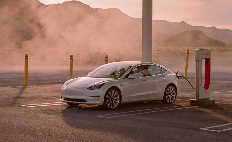 Η γκάμα των μοντέλων της Tesla είναι μόνο ηλεκτρική