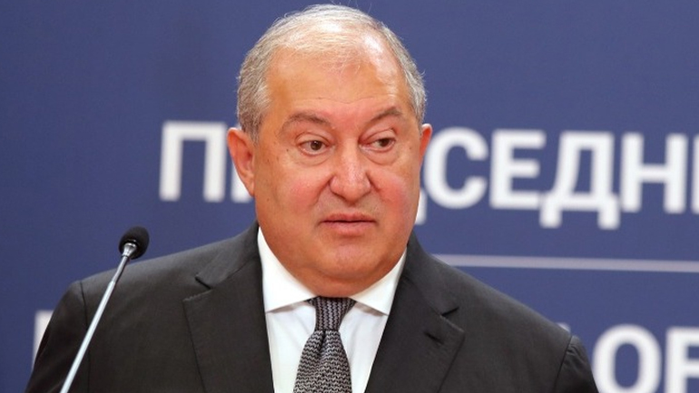 Ο πρόεδρος της Αρμενίας επέστρεψε στο γραφείο του, αφού υποβλήθηκε σε ιατρικές εξετάσεις