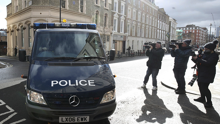 Βρετανία: Υπό κράτηση θα παραμείνει ο αστυνομικός που κατηγορείται για απαγωγή και δολοφονία γυναίκας Βρετανία: Υπό κράτηση θα παραμείνει ο αστυνομικός που κατηγορείται για απαγωγή και δολοφονία γυναίκας