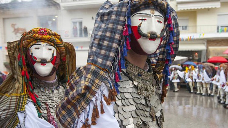 Η μάσκα είναι το εργαλείο να κρυφτείς…