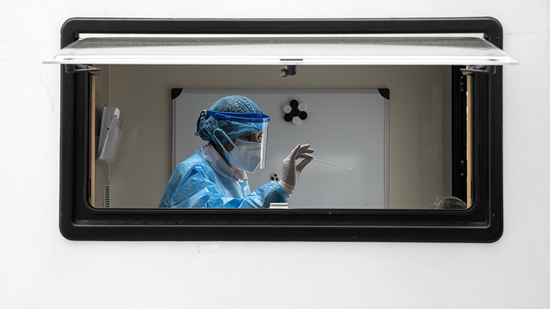 Βρετανία: 4.618 νέα κρούσματα και 52 θάνατοι λόγω Covid-19 Βρετανία: 4.618 νέα κρούσματα και 52 θάνατοι λόγω Covid-19