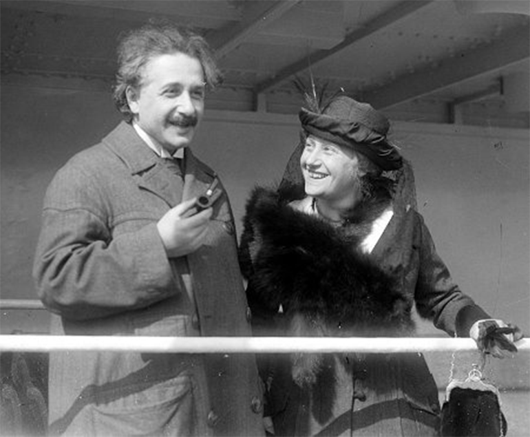 O Αϊνστάιν με τη σύζυγό του Έλσα