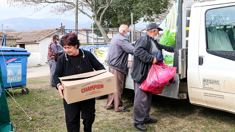 Πάνω από 20 τόνους ειδών πρώτης ανάγκης στους σεισμοπαθείς της Ελασσόνας