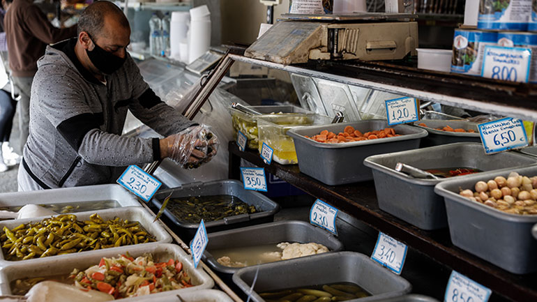 Τα καταστήματα που μένουν ανοικτά σήμερα Κυριακή και την Καθαρά Δευτέρα Τα καταστήματα που μένουν ανοικτά σήμερα Κυριακή και την Καθαρά Δευτέρα
