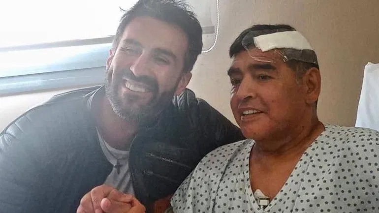 Συγκλονιστικές αποκαλύψεις για τον Μαραντόνα: Τον είχαν δεμένο στο κρεβάτι