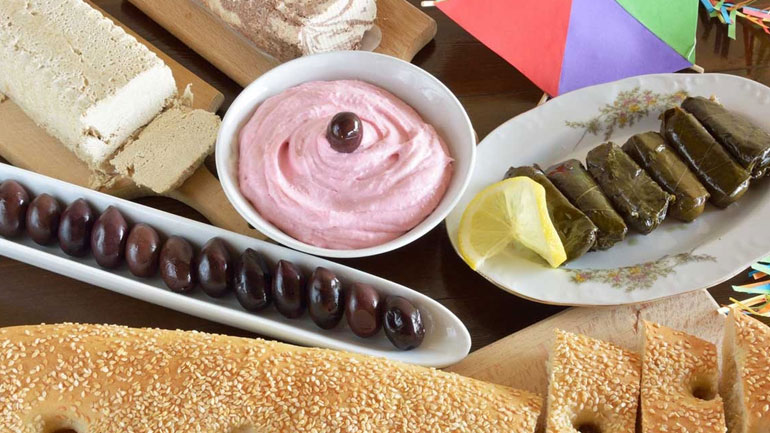 Καθαρά Δευτέρα: Διατροφικές συμβουλές για το εορταστικό τραπέζι