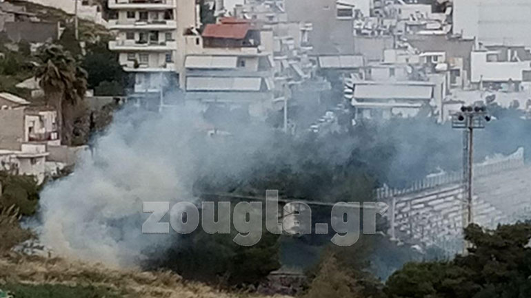 Μικρής έκτασης φωτιά από χαρταετό στο Κερατσίνι