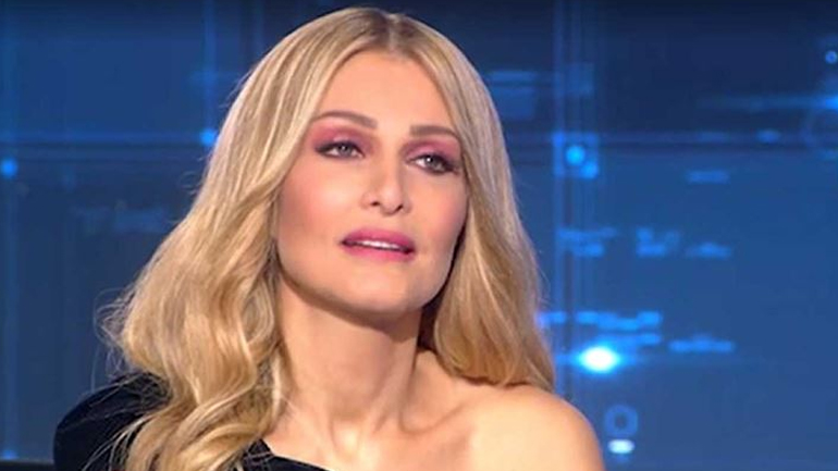 Λύγισε η Νατάσα Θεοδωρίδου: «Συγκινούμαι πολύ, καλύτερα ρώτα με για τα διαζύγια»