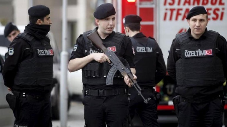 Τουρκία: Συνελήφθη ο πατέρας που ανάρτησε βίντεο στο οποίο χαϊδεύει με ανάρμοστο τρόπο την κόρη του