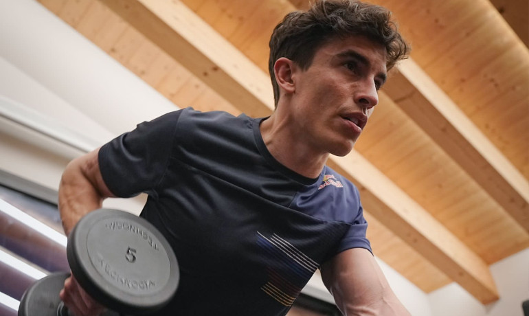 Γυμναστήριο, ποδήλατο και έντονη προετοιμασία για τον πρωταθλητή της Honda.