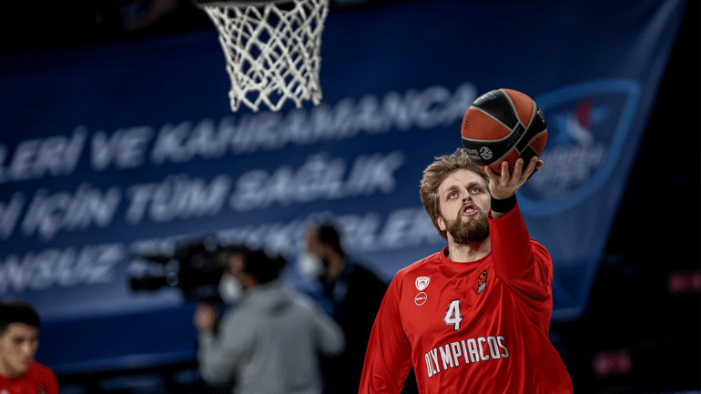 Ολυμπιακός: Επέστρεψε στις προπονήσεις ο Χαραλαμπόπουλος