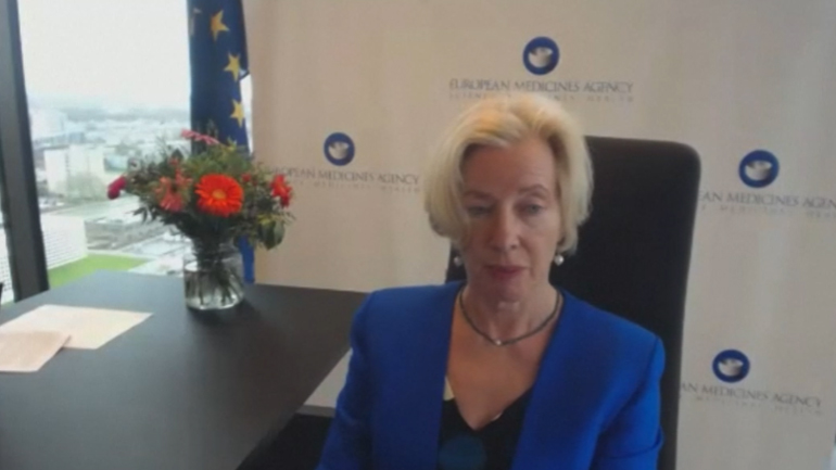 Η Ίμερ Κουκ κατά τη διάρκεια της συνέντευξης Τύπου