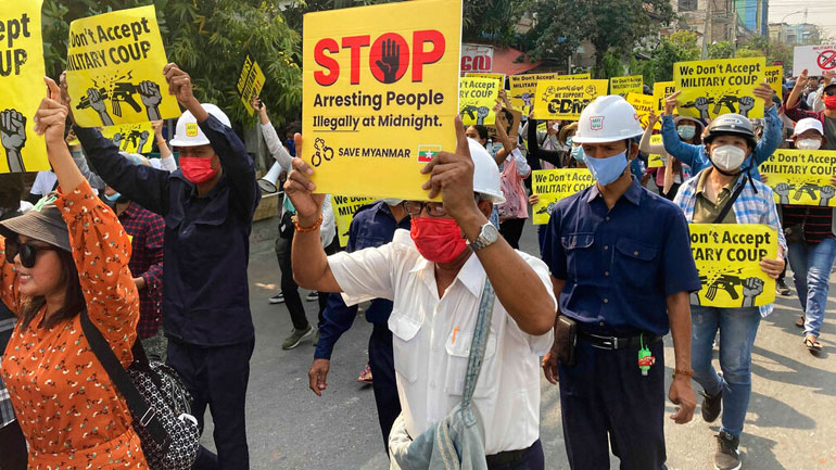 Μιανμάρ: Κάτοικοι της Ρανγκούν φεύγουν για να γλιτώσουν από το «λουτρό αίματος»