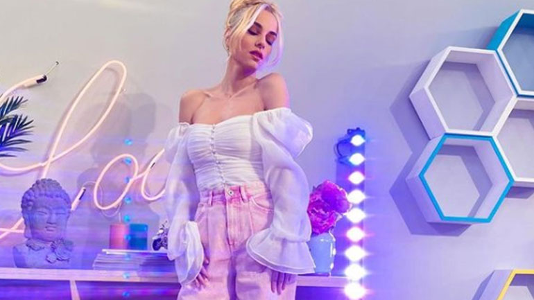 Το stylish παντελόνι της Δούκισσας Νομικού που πρέπει να βάλετε στην ανοιξιάτικη γκαρνταρόμπα σας