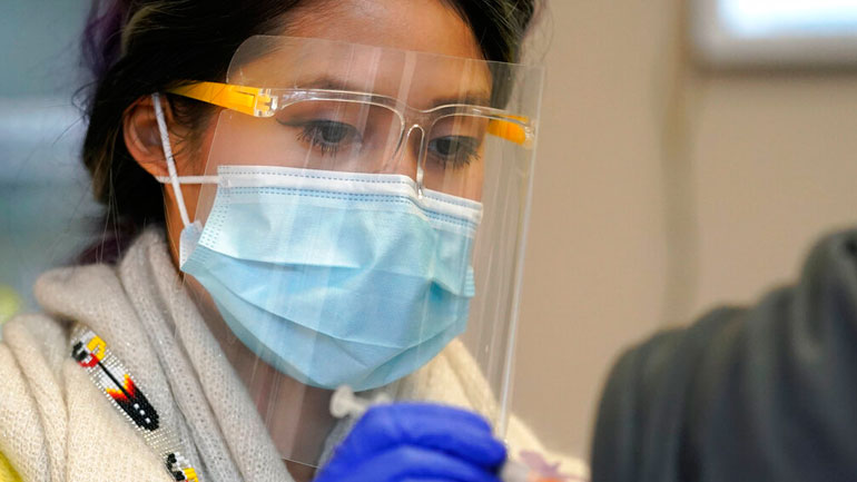 Έρευνα: Τα μοριακά τεστ για κορωνοϊό είναι πιθανότερο να βγουν θετικά αν γίνουν λίγο μετά το μεσημέρι