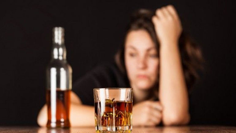 Στο νοσοκομείο 18χρονη μετά από υπερβολική κατανάλωση αλκοόλ