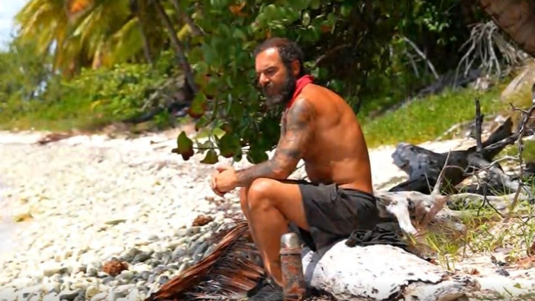 Ο σαλτιμπάγκος τού «Survivor» και το χουντικό τρίπτυχο «Πατρίς-Θρησκεία-Οικογένεια»