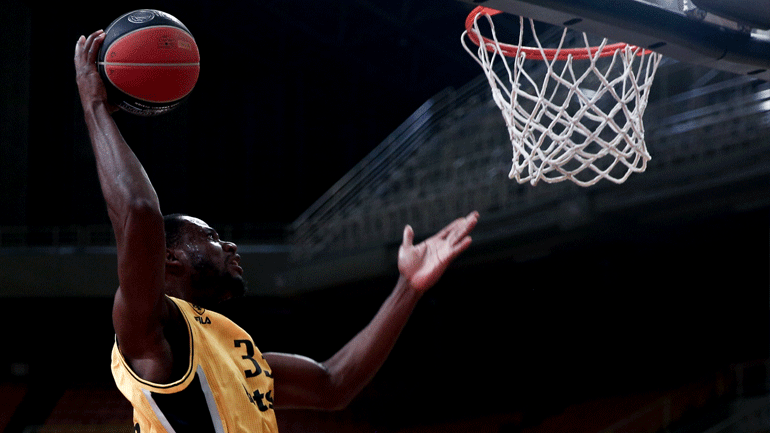 ΑΕΚ: Διάταση ποδοκνημικής ο Μόουζες