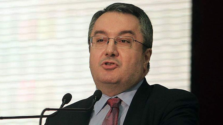 Τα ερωτήματα Μόσιαλου στον ΕΜΑ για την AstraZeneca