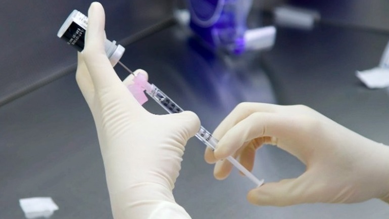 Έρευνα: Τα υπάρχοντα εμβόλια ενδέχεται να προστατεύουν από το βραζιλιανικό στέλεχος του κορωνοϊού