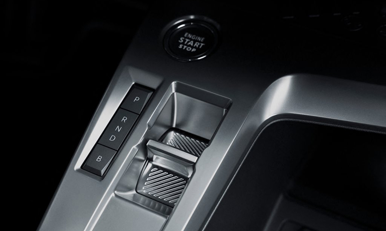 Ο λεβιές από το αυτόματο κιβώτιο ταχυτήτων