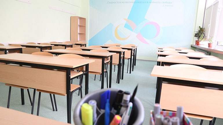 Κλείνουν σχολεία, εστιατόρια και εμπορικά κέντρα στη Βουλγαρία για δέκα ημέρες Κλείνουν σχολεία, εστιατόρια και εμπορικά κέντρα στη Βουλγαρία για δέκα ημέρες