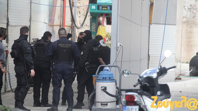 Άγρια καταδίωξη στην οδό Λιοσίων – Τρεις τραυματίες