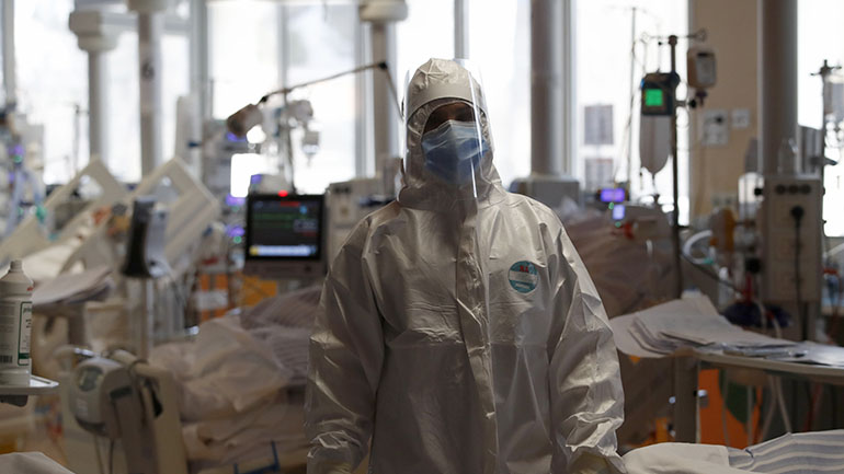 Η Ρωσία ανακοίνωσε 9.803 νέα κρούσματα και 460 θανάτους λόγω Covid-19