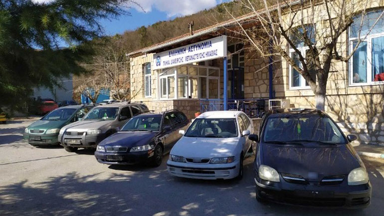 Βέροια: Μετέφεραν παράνομα 34 μετανάστες