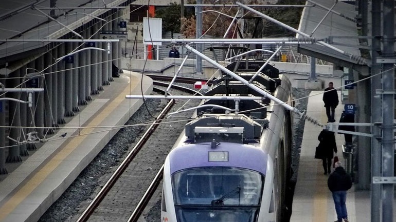 Συρμός του προαστιακού παρέσυρε ηλικιωμένη στα Σεπόλια