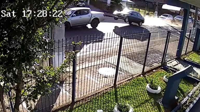 Δείτε ατύχημα που σημειώθηκε σε γειτονιά!